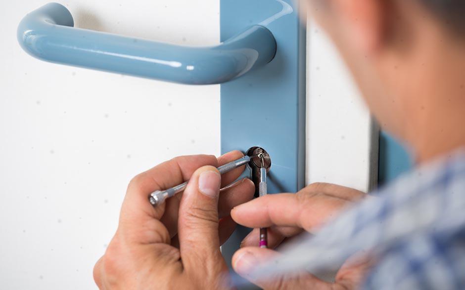 artisan serrurier ouverture de porte Paris 1
